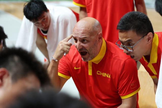 kaiyun-乔尔杰维奇：中国男篮不缺人才 他们接受我的理念